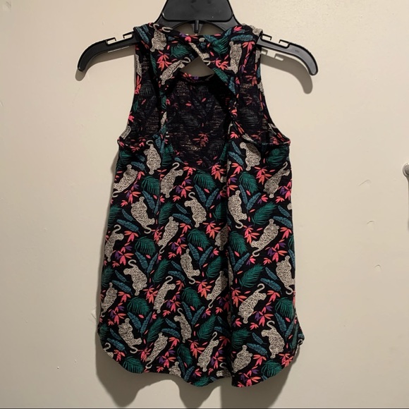 Old Navy Twist Back Tank - Picture 5 of 5